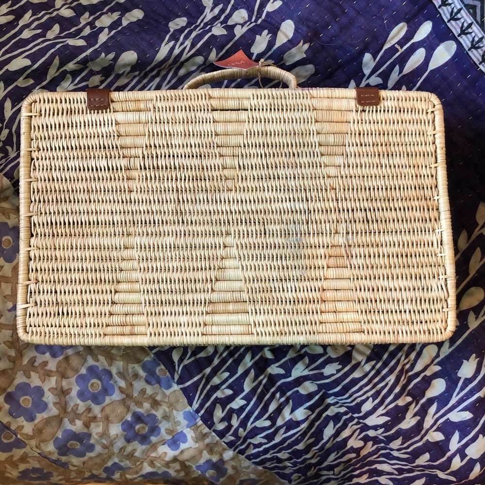 Vihara Suitcase